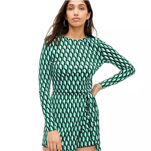 DVF x Target Crewneck Arrow Geo Green Long Sleeve Top Size XXL NWT - Picture 3 of 3